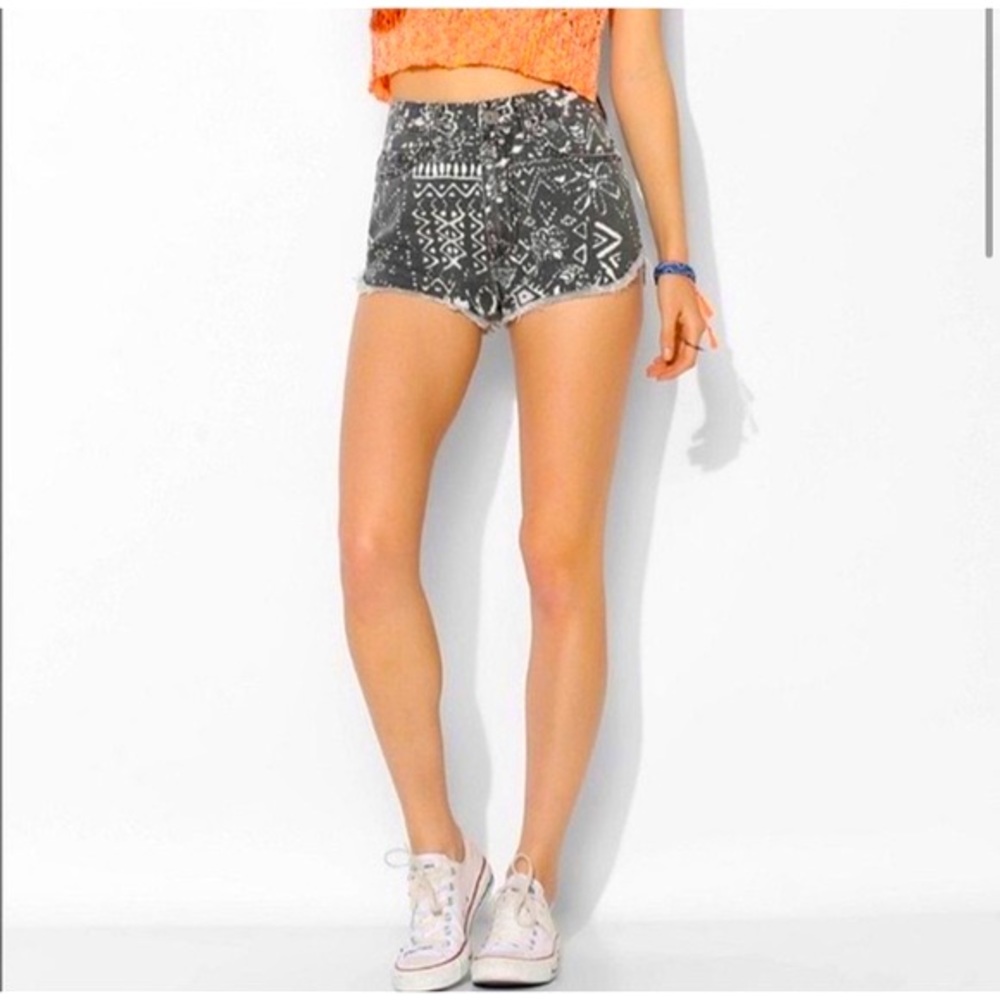BDG | grey/white Aztec shorts high rise size 31